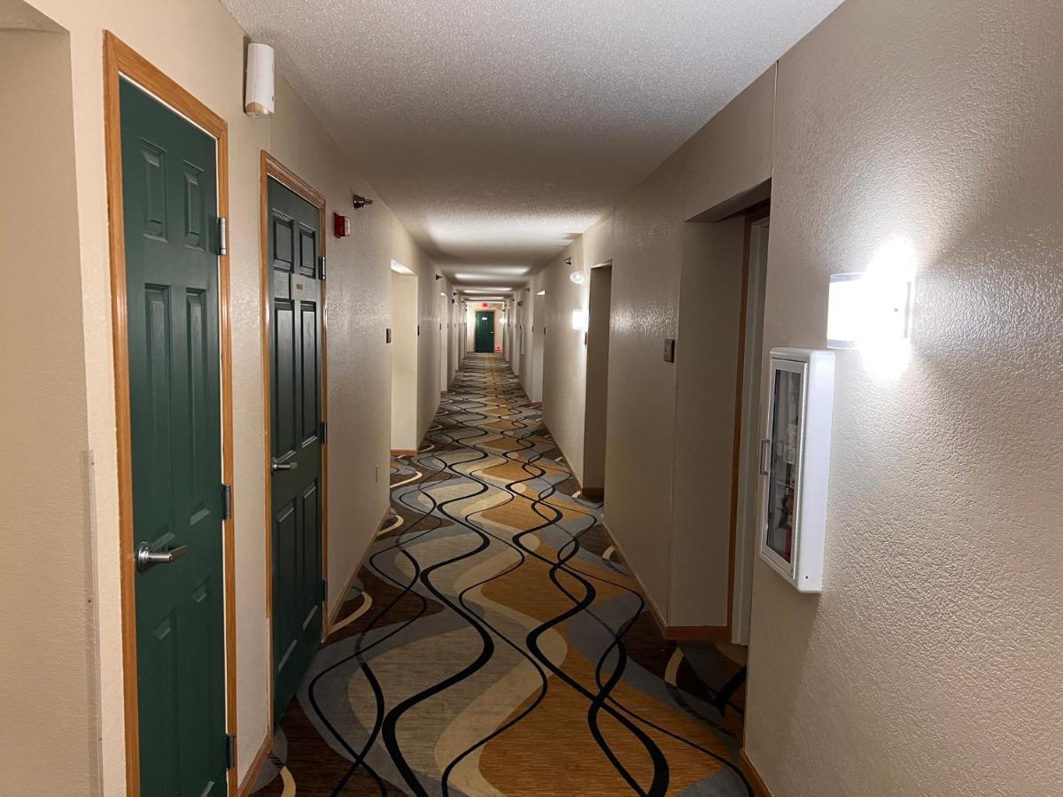 Grandstay Hotel And Suite Waseca Exterior photo
