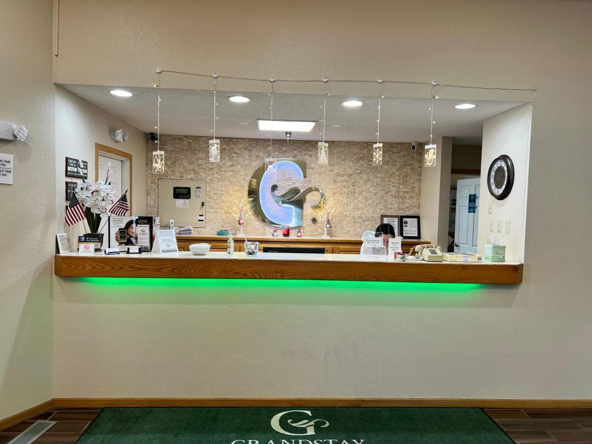 Grandstay Hotel And Suite Waseca Exterior photo