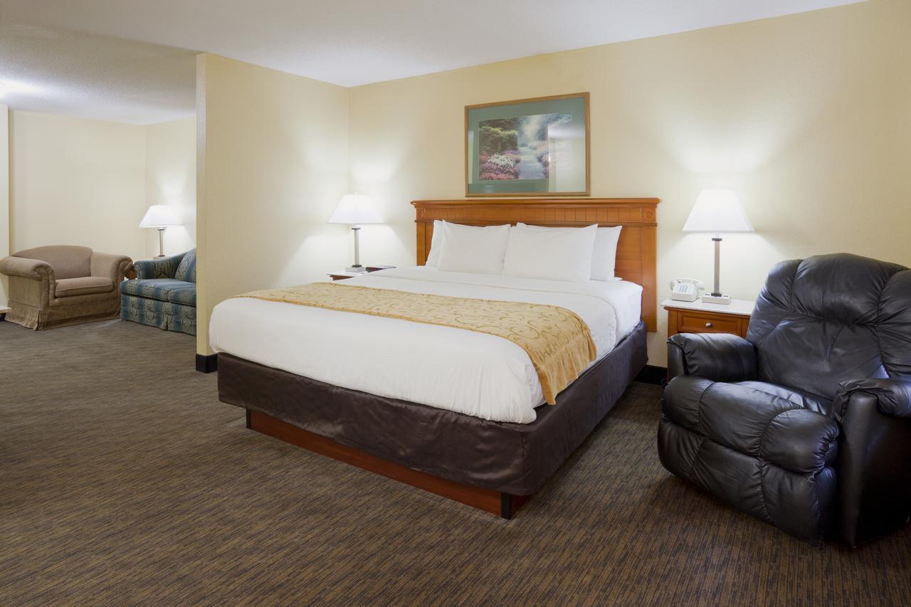 Grandstay Hotel And Suite Waseca Exterior photo