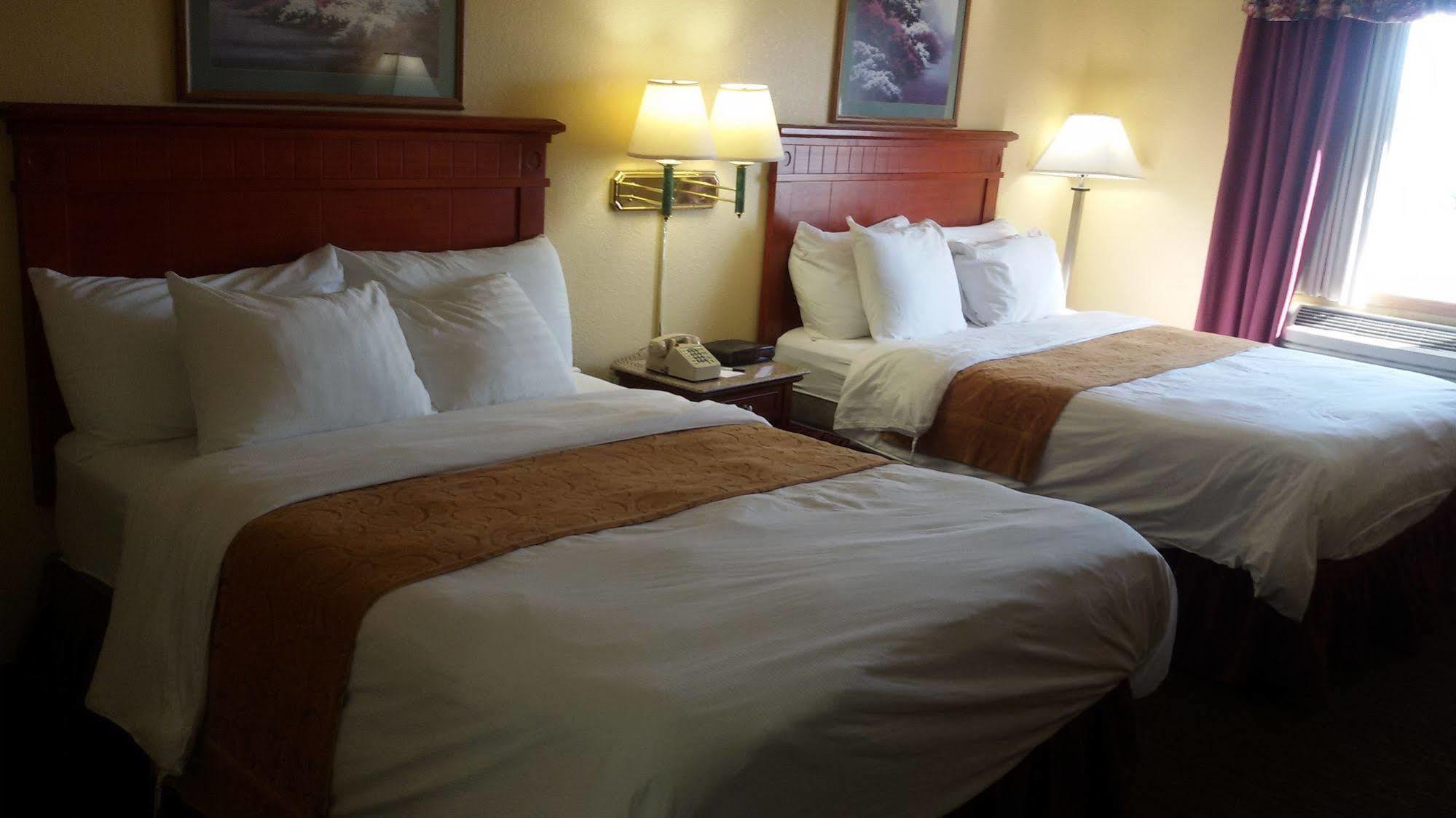 Grandstay Hotel And Suite Waseca Exterior photo
